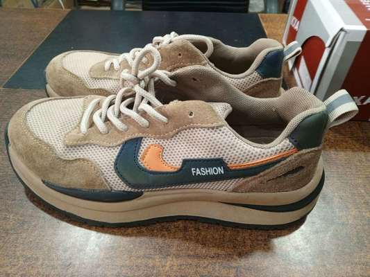 खरीदें Khaki Suede Industrial Safety Shoes with Anti-smashing Steel Toe and Bulletproof Kevlar Mid Sole online manufacture